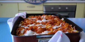 Fettuccine infornate altro che lasagne e cannelloni, fai un attimo con queste e se le divorano fettuccine infornate