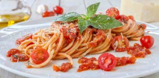 Ti servono 3 tipi di pomodori, per fare un primo piatto di pasta come questo pasta ai 3 pomodori