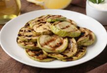 Zucchine arrostite in 10 minuti svolti il contorno e nessuno lo rifiuterà mai, sono buonissime zucchine arrostite