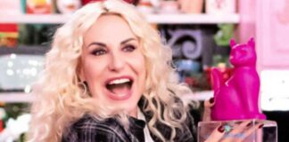 Antonella Clerici stupisce ancora: nella casa nel bosco spunta il dettaglio di arredo segreto che non ti aspetti Antonella Clerici segreto nella casa nel bosco - RicettaSprint