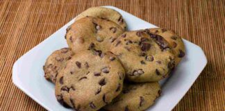 Biscotti con gocce di cioccolato senza vaniglia - RicettaSprint