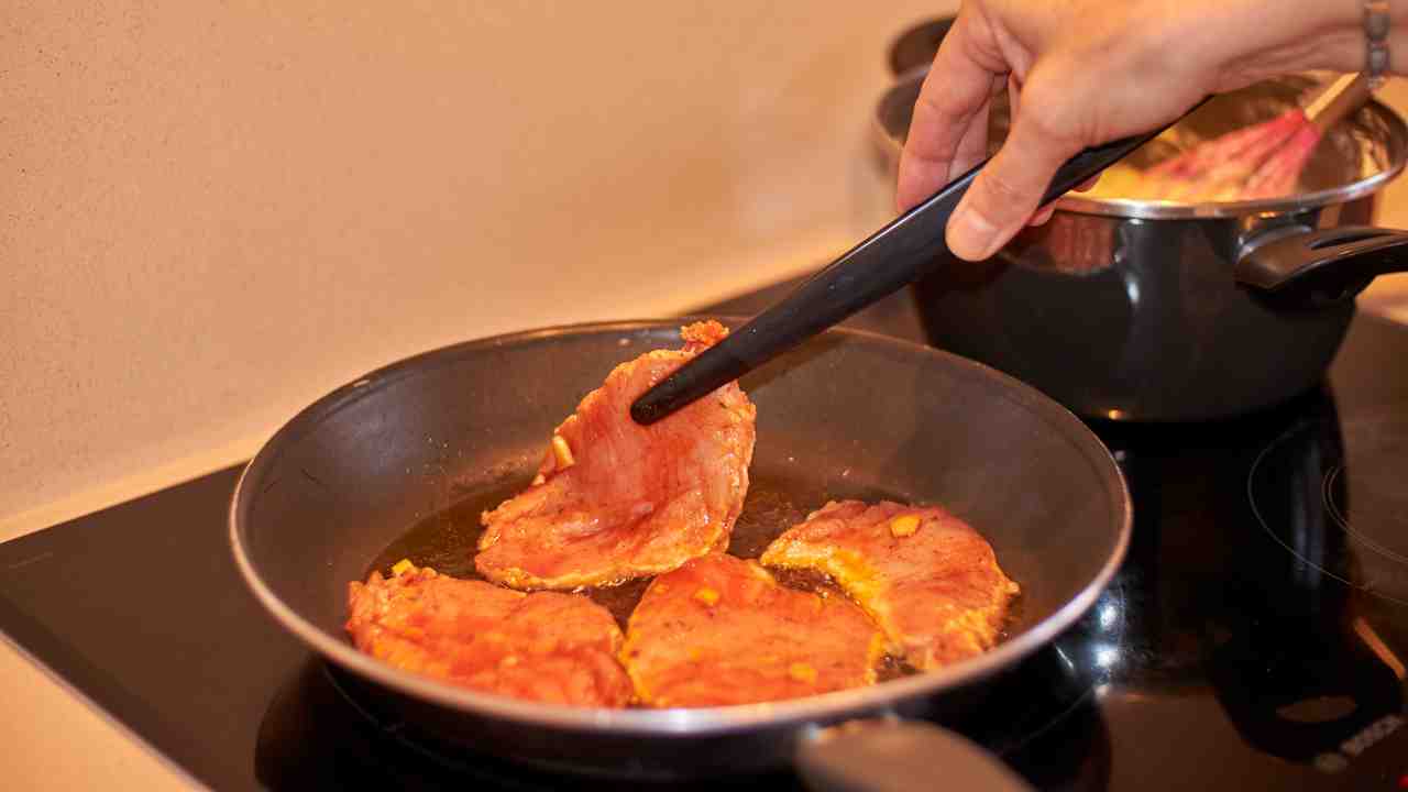 Carne in padella reazione di Maillard - RicettaSprint