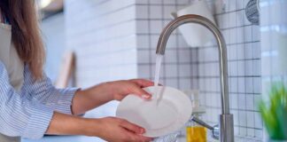 Come lavare i piatti in acqua calda o fredda - RicettaSprint