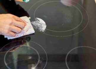 Come pulire il piano cottura a induzione - RicettaSprint