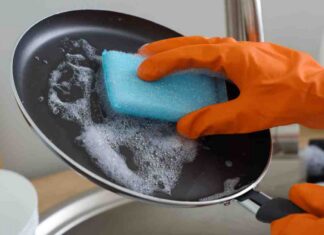 Come rimuovere la puzza d'uovo - RicettaSprint