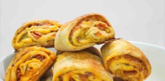 Stasera girelle di pizza arrotolate, un paio ciascuno e la cena è risolta GIRELLE DI PIZZA