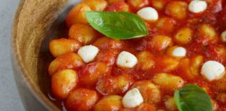 Pranzo a fornello spento, gli gnocchi alla sorrentina li faccio direttamente nel microonde in pochi minuti