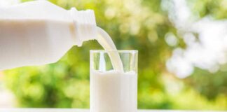 Latte scaduto da un giorno è ancora sicuro? Fermati prima di buttarlo