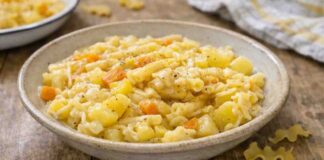 Hai detto Pasta e patate alla napoletana: il trucco della ‘crema azzeccata’ della nonna