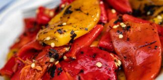 Peperoni in friggitrice ad aria: il trucco per non accendere più il forno Peperoni in friggitrice ad aria - RicettaSprint