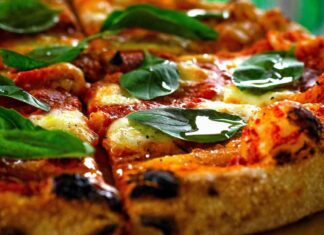 Pizza in friggitrice ad aria - RicettaSprint