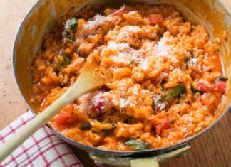 Riso attaccato sul fondo della pentola: il trucco per poterlo staccare facilmente Risotto attaccato sul fondo - RicettaSprint