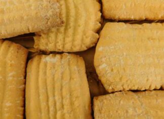 biscotti al latte caldo