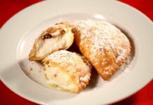 Cassatelle alla ricotta per carnevale, fuori friabili, dentro cremose, sono imperdibili cassatelle