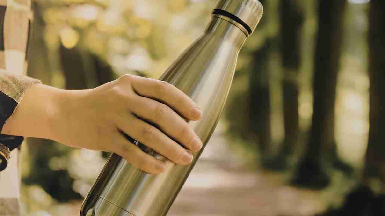 Borracce in acciaio come vanno lavate - RicettaSprint