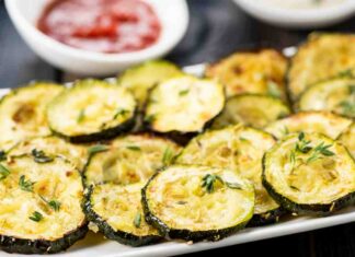 Chips di zucchine come fossero patatine, l’effetto crunch che rende uniche