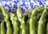 Come vanno puliti gli asparagi? Il trucco perfetto è questo qui Come vanno puliti gli asparagi - RicettaSprint