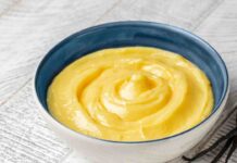 Crema pasticcera ma al limone, la puoi servire anche con la colomba classica Crema al limone - RicettaSprint
