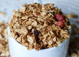 Granola di primavera, così seguo il gusto anche nei piaceri della tavola Granola di primavera - RicettaSprint