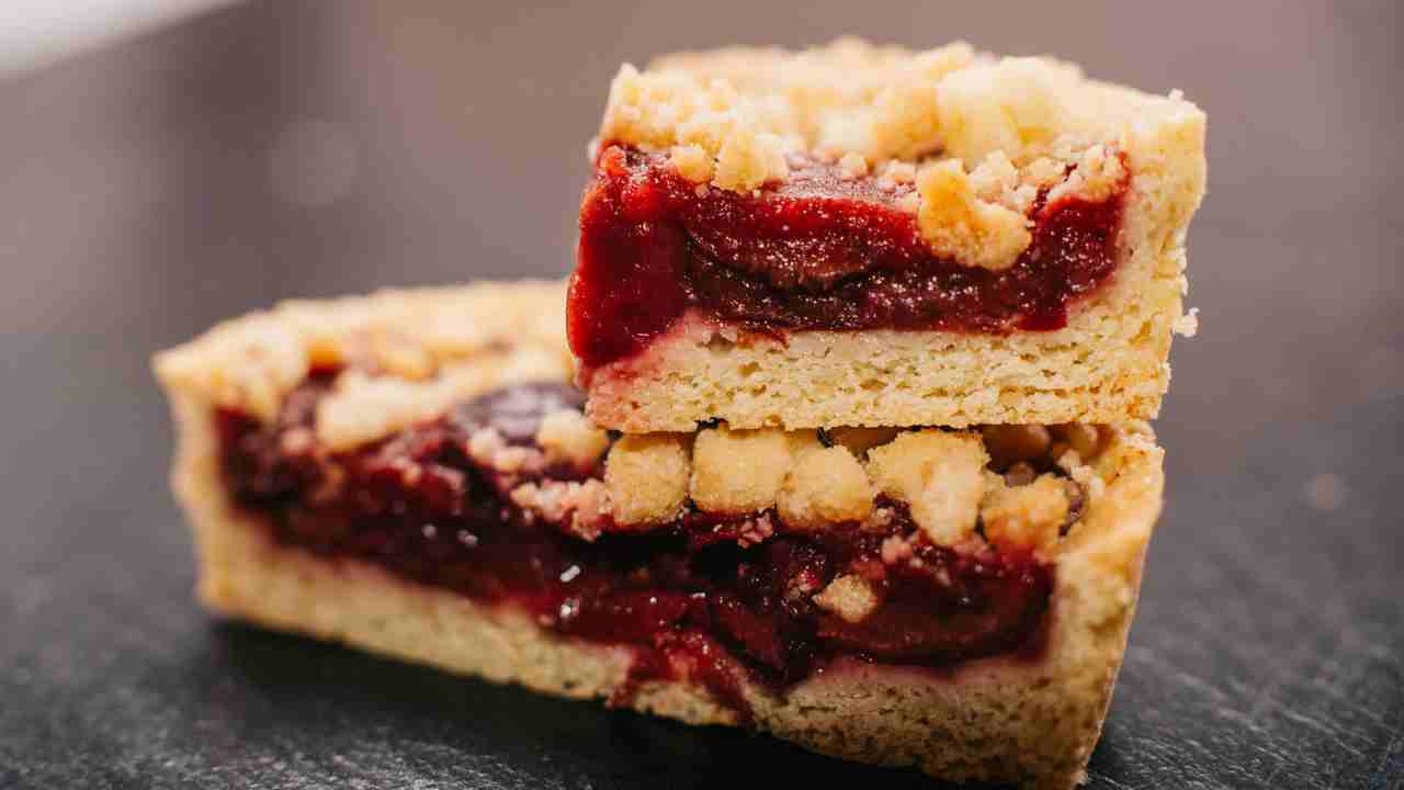 Sbriciolata alla ciliegia - RicettaSprint