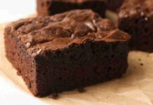 Torta senza forno e fatta di 2 soli ingredienti, va sempre fatta un giorno prima e dura 3 giorni in frigo