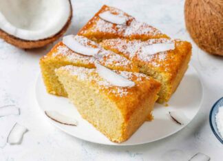 Torta di cocco proteica, una sola fetta è un mix di energia! Torta con farina di cocco - RicettaSprint