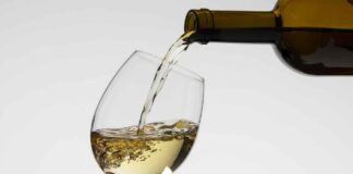 Vino bianco che passione, ma solo se lo servi alla temperatura corretta Vino bianco a che temperatura va servito - RicettaSprint