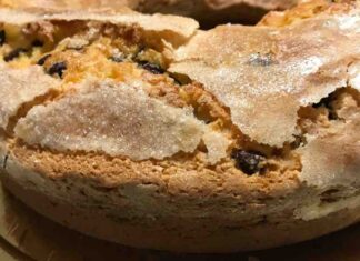 Adoro il ciambellone rustico con le gocciole di cioccolato | lo faceva sempre mia nonna ciambellone rustico