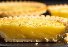 Crostata alla crema pasticcera, non la faccio la pastiera quest’anno crostata alla crema