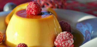 flan alla crema con i lamponi