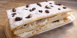 Ho scoperto la ricetta del millefoglie alla crema chantilly super veloce, non puoi fartela scappare millefoglie veloce