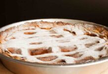 Per Pasqua preparo la pastiera napoletana con la crema pasticcera, non mi piace la ricotta pastiera napoletana con la crema
