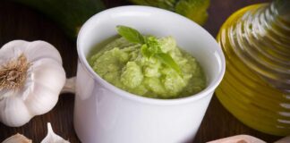 pesto zucchine e mandorle