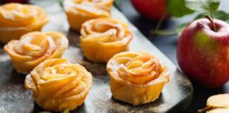 Il dessert a cena da amici, belle , dolci e pronte in 10 minuti, le rose di mele sono top rose di mele