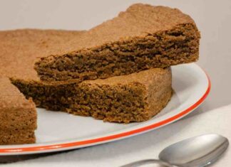 torta di nocciole