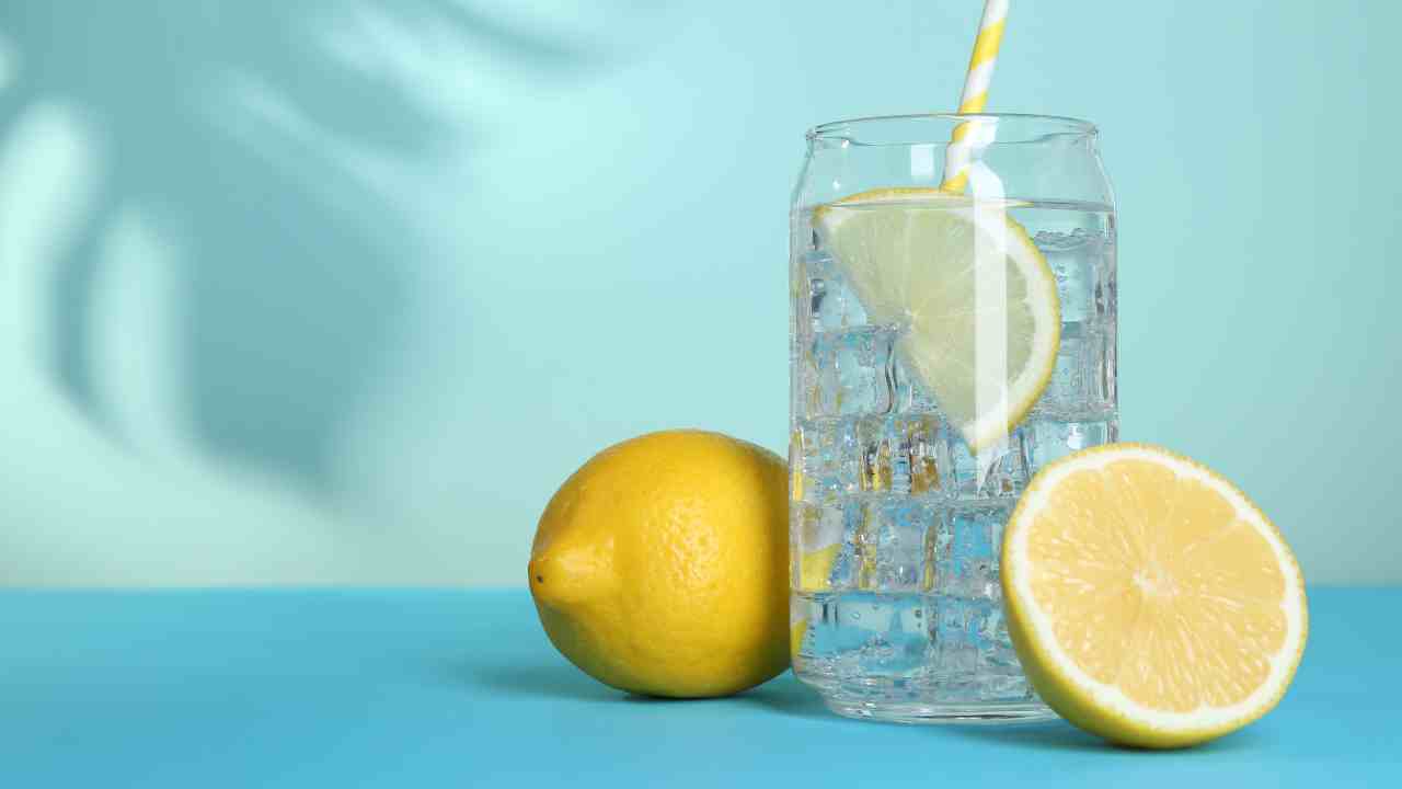 Acqua calda e limone - RicettaSprint