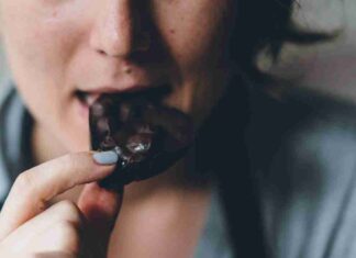 Il cioccolato delle uova non è per i dolci: ecco perché è meglio lasciarlo stare Cioccolato delle uova di pasqua - RicettaSprint