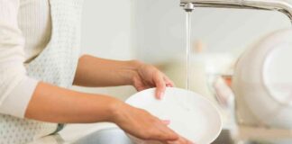 Come vanno lavati i piatti - RicettaSprint