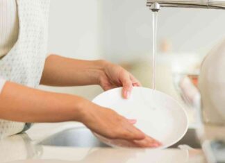 Come vanno lavati i piatti - RicettaSprint