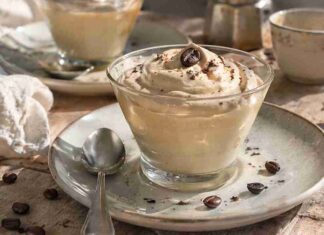 Crema al caffè montata con panna, il dolce al cucchiaio che ti sveglia Crema al caffè - RicettaSprint