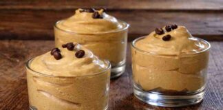 Crema di caffè con panna, il dessert che ti svolta il dopocena Crema di caffè con panna - RicettaSprint