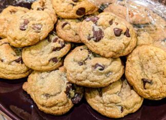 Crumbl cookie fatti in casa - RicettaSprint