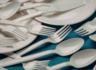 Dove si buttano i piatti in plastica - RicettaSprint