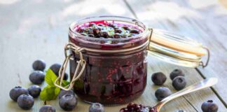 Marmellata di mirtilli, il concentrato di bosco che non compri al supermercato Marmellata ai mirtilli - RicettaSprint