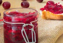 Marmellata alle ciliegie per diabetici, il gusto della frutta senza zucchero aggiunto Marmellata alle ciliegie per diabetici - RicettaSprint