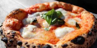 Pizza con impasto napoletano - RicettaSprint