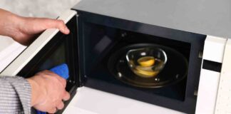 Pulire il microonde con il limone - RicettaSprint
