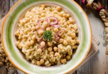 Risotto con i ceci, il primo piatto che non ha bisogno di carne Risotto ai ceci - RicettaSprint