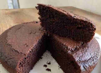 Torta cioccolatosa con pochissimi ingredienti, la ricetta che non tradisce! Torta cioccolatosa con pochi ingredienti - RicettaSprint