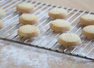 Per Pasqua preparo dei biscottini super digeribili e gluten free con la farina di riso biscotti di riso